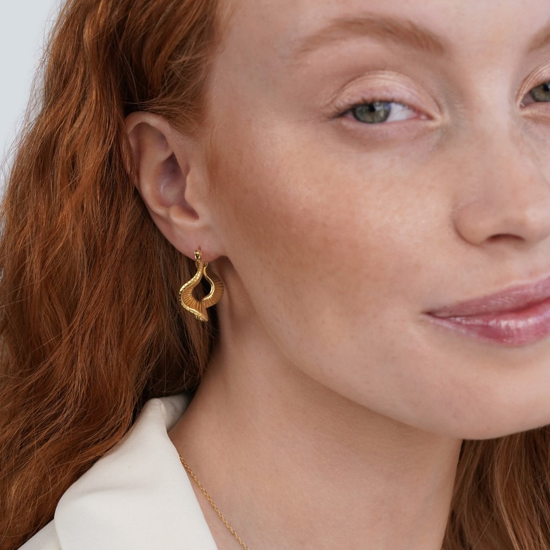 Geometriske bølgede guld hoop øreringe