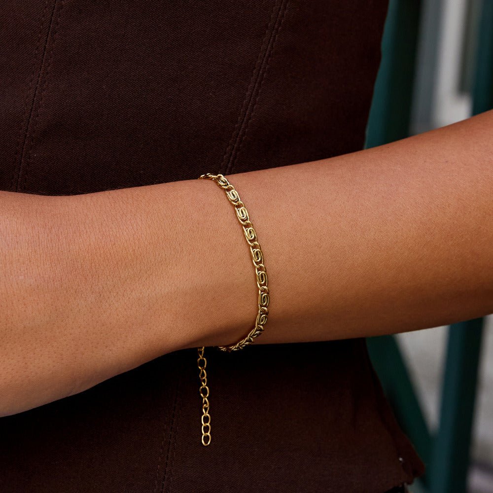 Gouden armband met spiraalvormige schakels